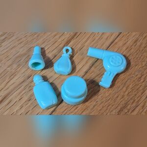 Vintage 1/5$ 4/15$ 6/20$ Barbie Kids Blue Toy Accessories Set